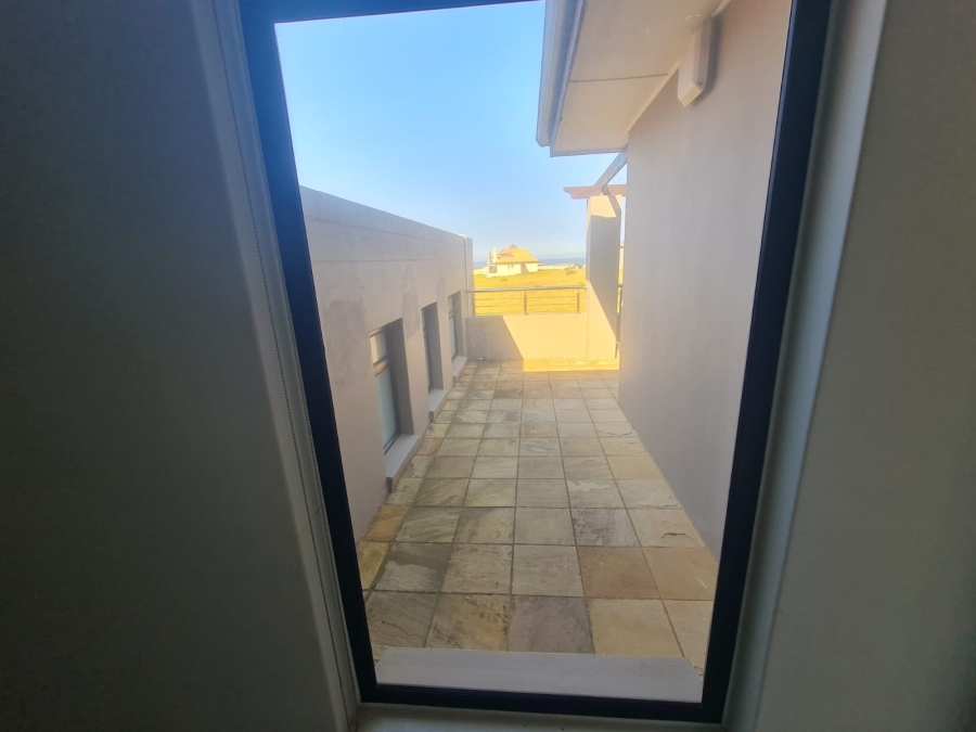 4 Bedroom Property for Sale in Kidds Beach Eastern Cape